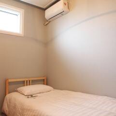 Отель 24 Guesthouse Gangnam Center сейф в номере