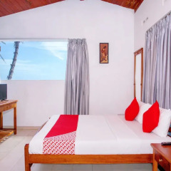 OYO 246 Roy Villa Beach Hotel Галле фото 24