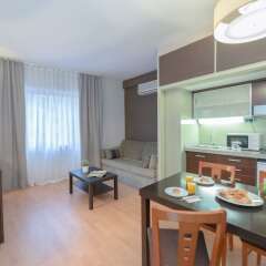 Отель Aparthotel Senator Barcelona комната для гостей фото 9