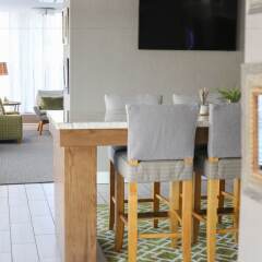 Отель Holiday Inn Bloomington Airport South Mall Area Блумингтон в номере