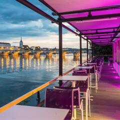 Отель Mercure Bords De Loire Saumur Сомюр бассейн