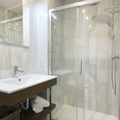 Habitat Suites Gran Vía 17 Hotel ванная фото 2