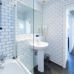 Отель Azimut Flathotel Aparthotel Бельгия, Брюссель - отзывы, цены и фото номеров - забронировать отель Azimut Flathotel Aparthotel онлайн ванная