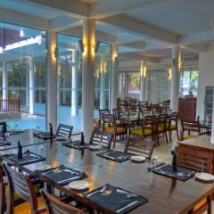 The Rain Tree Hotel питание