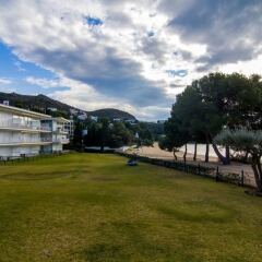 Отель Agi Residencial Almadraba Испания, Курорт Росес - отзывы, цены и фото номеров - забронировать отель Agi Residencial Almadraba онлайн приотельная территория