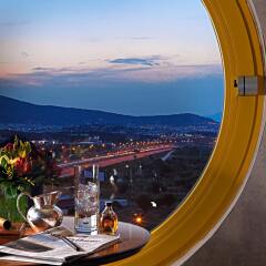 Отель Holiday Inn Athens Attica Av. Airport West балкон