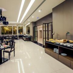 Отель Mandarin Hotel Managed by Centre Point Таиланд, Бангкок - 3 отзыва об отеле, цены и фото номеров - забронировать отель Mandarin Hotel Managed by Centre Point онлайн питание фото 2