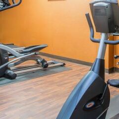 Отель Comfort Suites Atlanta Airport фитнесс-зал фото 3