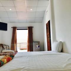 Отель Homestay Golden Bee сейф в номере