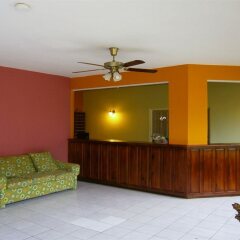Отель Coral Seas Garden Resort интерьер отеля