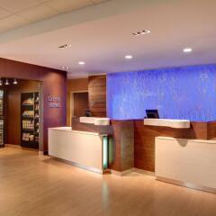 Отель Fairfield Inn & Suites by Marriott Meridian интерьер отеля