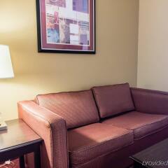Отель Comfort Inn & Suites Maingate South комната для гостей