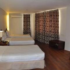 Century Plaza Hotel комната для гостей фото 2