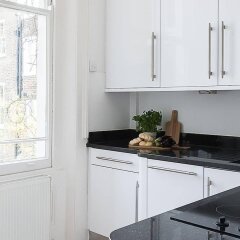 Апартаменты Huge, Regal 2BR Apartment Right next to Harrods! Лондон в номере