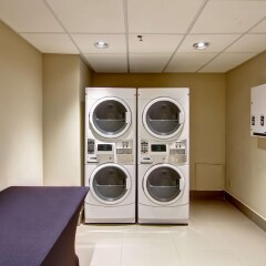 Отель DoubleTree by Hilton Hotel Toronto Downtown Канада, Торонто - отзывы, цены и фото номеров - забронировать отель DoubleTree by Hilton Hotel Toronto Downtown онлайн фитнесс-зал