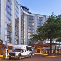 Отель Pacific Gateway Hotel Канада, Ричмонд - отзывы, цены и фото номеров - забронировать отель Pacific Gateway Hotel онлайн городской автобус