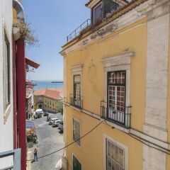 Отель Cozy Flat in the Heart of Alfama Португалия, Лиссабон - отзывы, цены и фото номеров - забронировать отель Cozy Flat in the Heart of Alfama онлайн балкон