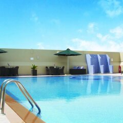 Al Khoory Hotel Apartments бассейн