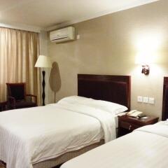 East Asia Hotel комната для гостей