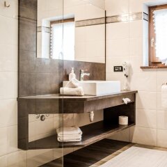 Hotel Alpenrose Сцена ванная