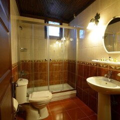 Yorgo Seferis Residence Турция, Урла - отзывы, цены и фото номеров - забронировать отель Yorgo Seferis Residence онлайн ванная