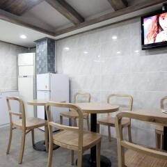 Отель K-POP GUESTHOUSE Seoul Station в номере