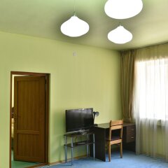 Отель GreenWood Hotel Армения, Дилижан - отзывы, цены и фото номеров - забронировать отель GreenWood Hotel онлайн удобства в номере фото 2