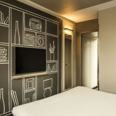 Отель Hôtel Ibis Toulouse Purpan Франция, Тулуза - отзывы, цены и фото номеров - забронировать отель Hôtel Ibis Toulouse Purpan онлайн удобства в номере фото 2