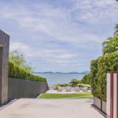 Отель Baan Plai Haad Beachfront Condominium Паттайя