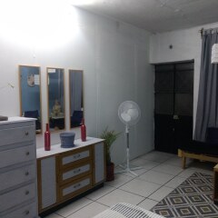Отель Hostal Gato Azul Habitaciones Privadas Мексика, Гвадалахара - отзывы, цены и фото номеров - забронировать отель Hostal Gato Azul Habitaciones Privadas онлайн интерьер отеля