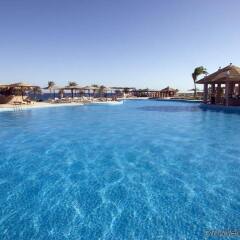Отель Morgana Beach Resort бассейн