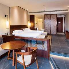 Отель Hilton Sanya Yalong Bay Resort & Spa сейф в номере