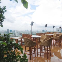 Отель Des Arts Saigon Mgallery Collection Вьетнам, Хошимин - отзывы, цены и фото номеров - забронировать отель Des Arts Saigon Mgallery Collection онлайн питание
