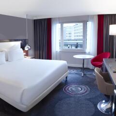 Отель Hilton Brussels Grand Place 4* Стандартный номер с разными типами кроватей