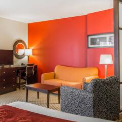 Отель Comfort Suites East Broad At 270 Колумбус комната для гостей фото 4