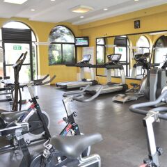 Отель Courtyard by Marriott Toluca Airport фитнесс-зал фото 3