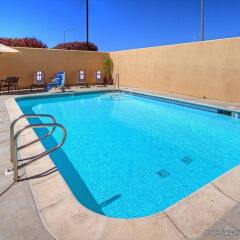Отель Hampton Inn Milpitas бассейн