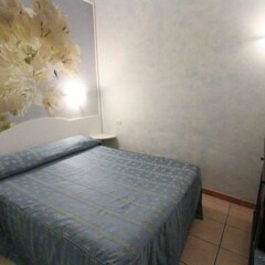 Отель Julia Guesthouse Италия, Рим - отзывы, цены и фото номеров - забронировать отель Julia Guesthouse онлайн комната для гостей фото 2