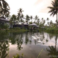Отель Anantara Mai Khao Phuket Villas пляж Май Кхао приотельная территория