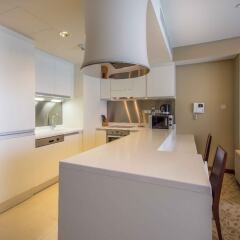 Отель MaisonPrive Holiday Homes - Address Dubai Mall Дубай в номере