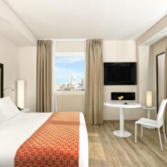 Отель NH Collection Madrid Suecia комната для гостей фото 3
