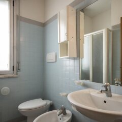 Отель Residence Villa Azzurra Италия, Римини - отзывы, цены и фото номеров - забронировать отель Residence Villa Azzurra онлайн ванная