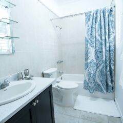 Апартаменты Cattleya's New Kingston Guest Apartment ванная фото 2