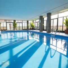 Отель Holiday Inn LaGuardia Airport США, Нью-Йорк - отзывы, цены и фото номеров - забронировать отель Holiday Inn LaGuardia Airport онлайн бассейн фото 2