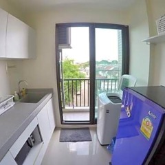 Отель Modern Loft Icondo @ Sukhumvit 103 Бангкок в номере