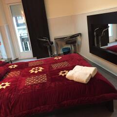 Отель Hostal Oxum сейф в номере