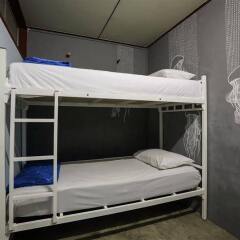 Отель Phuket 43 Guesthouse Таиланд, Пхукет - 9 отзывов об отеле, цены и фото номеров - забронировать отель Phuket 43 Guesthouse онлайн комната для гостей фото 2