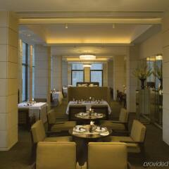 Отель The Lodhi интерьер отеля фото 2