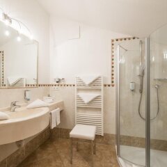 Hotel Sonnenburg Меран ванная