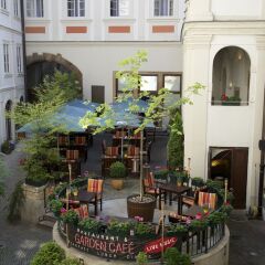 Iron Gate Hotel and Suites фото 10